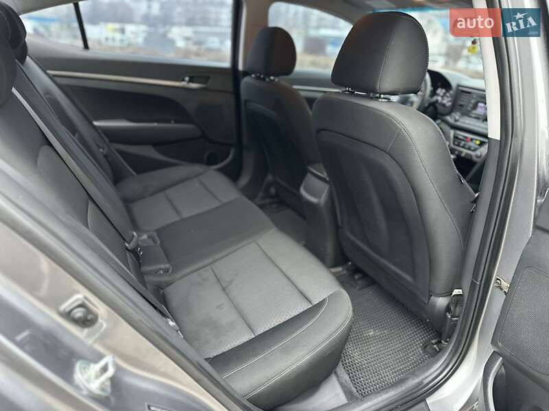 Седан Hyundai Elantra 2018 в Житомирі