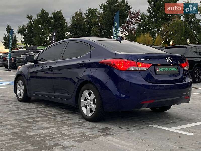 Седан Hyundai Elantra 2011 в Києві