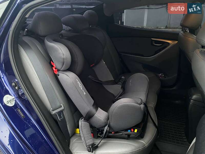 Седан Hyundai Elantra 2011 в Києві