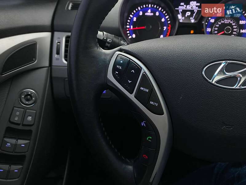 Седан Hyundai Elantra 2011 в Києві