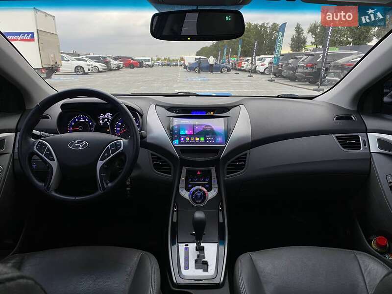 Седан Hyundai Elantra 2011 в Києві