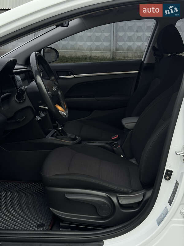 Седан Hyundai Elantra 2020 в Харькове