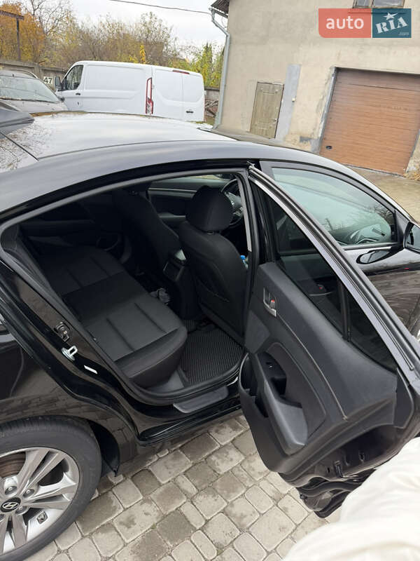 Седан Hyundai Elantra 2016 в Нововолинську фото 16 Седан Hyundai Elantra 2016 в Нововолинську