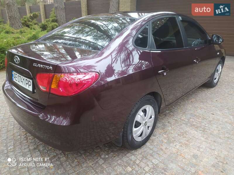 Седан Hyundai Elantra 2008 в Днепре