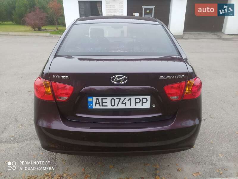 Седан Hyundai Elantra 2008 в Днепре