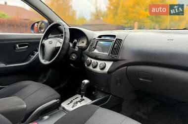 Седан Hyundai Elantra 2008 в Днепре