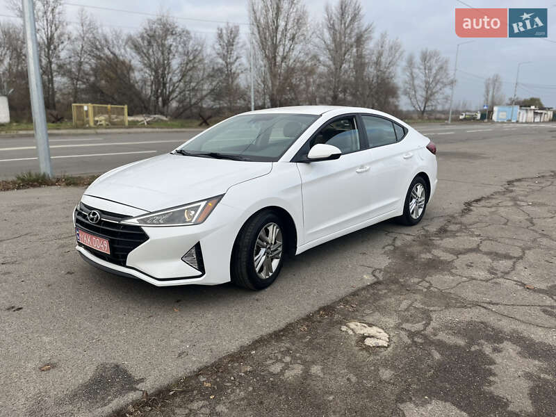 Седан Hyundai Elantra 2019 в Киеве
