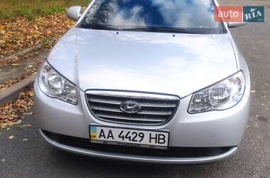 Седан Hyundai Elantra 2008 в Киеве