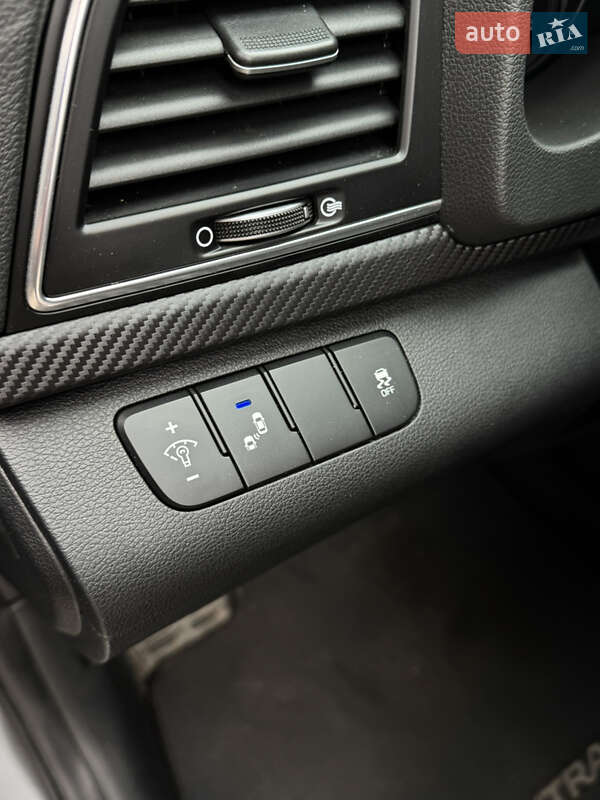 Седан Hyundai Elantra 2017 в Запорожье