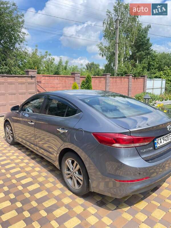 Седан Hyundai Elantra 2018 в Києві