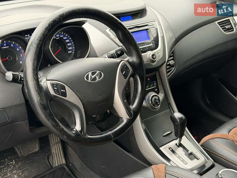 Седан Hyundai Elantra 2013 в Харкові