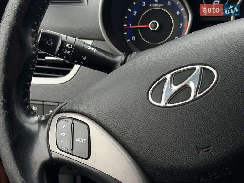 Седан Hyundai Elantra 2013 в Харкові