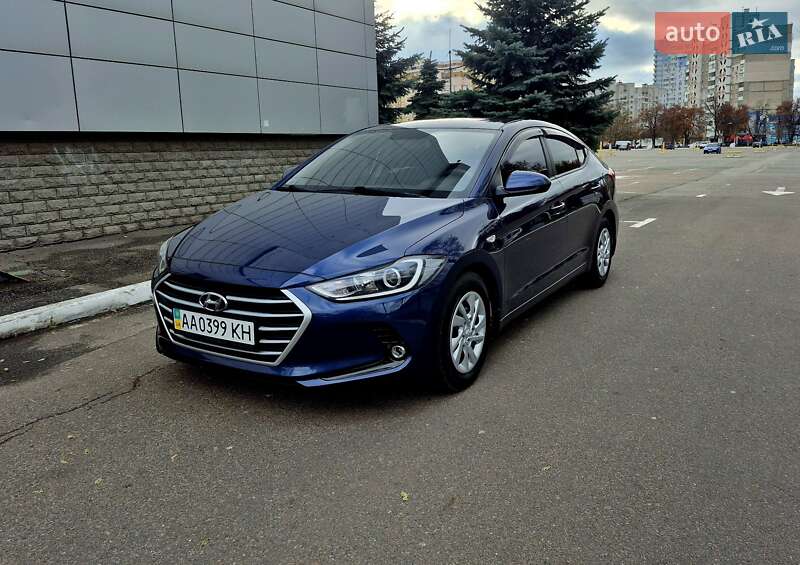 Седан Hyundai Elantra 2018 в Києві