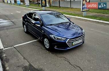 Седан Hyundai Elantra 2018 в Києві