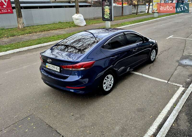 Седан Hyundai Elantra 2018 в Києві