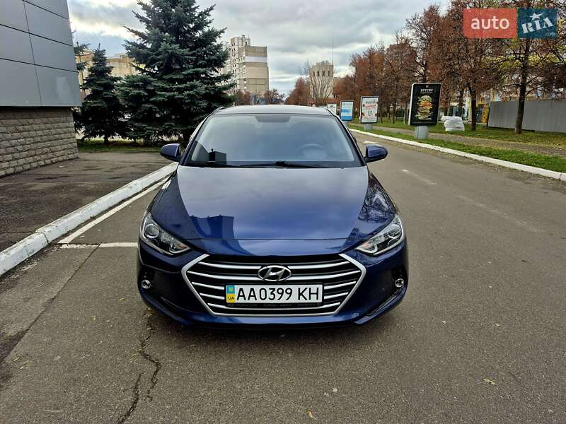 Седан Hyundai Elantra 2018 в Києві