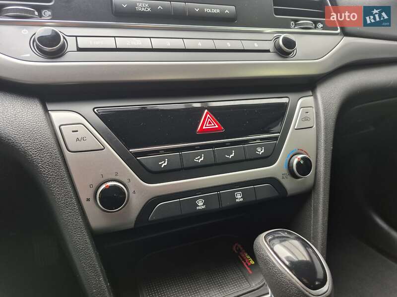 Седан Hyundai Elantra 2018 в Києві