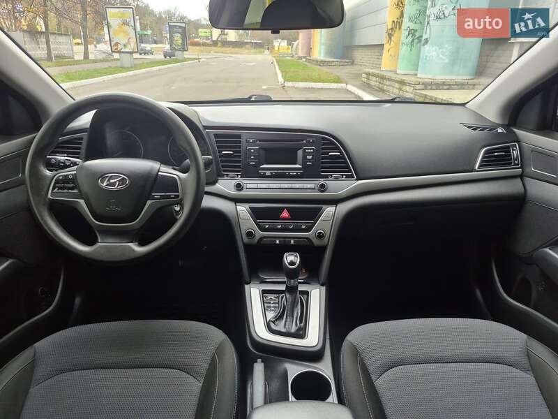 Седан Hyundai Elantra 2018 в Києві