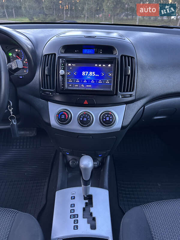 Седан Hyundai Elantra 2007 в Тернополі