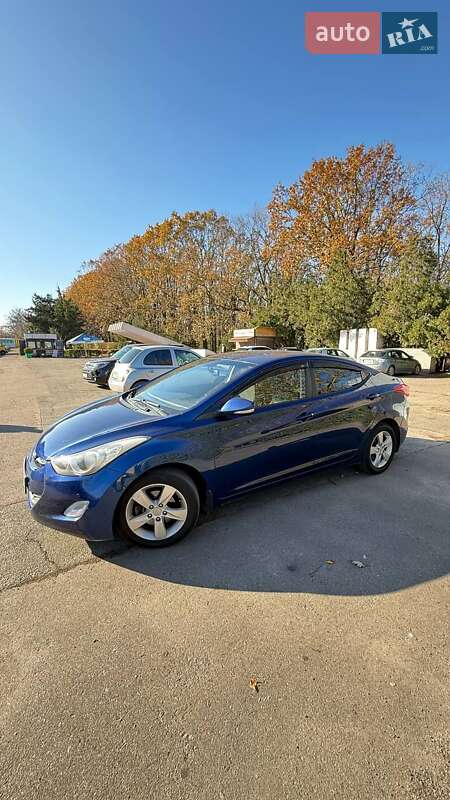 Hyundai Elantra 2013