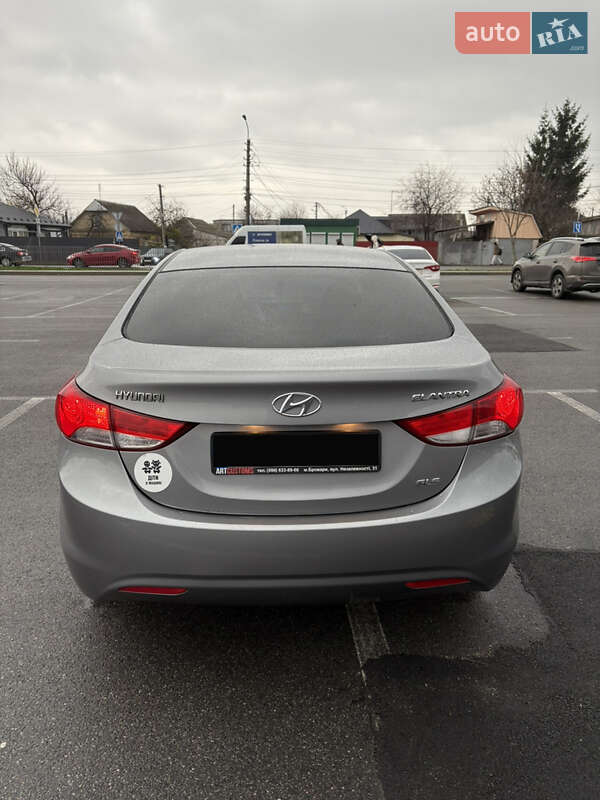 Седан Hyundai Elantra 2012 в Броварах