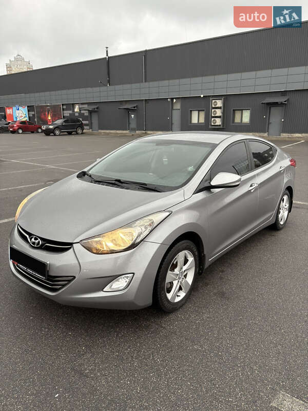 Седан Hyundai Elantra 2012 в Броварах
