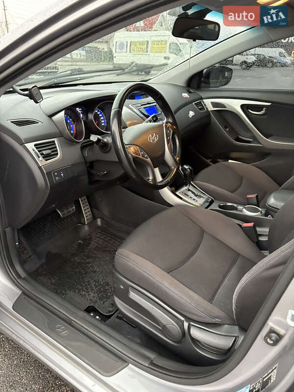 Седан Hyundai Elantra 2012 в Броварах