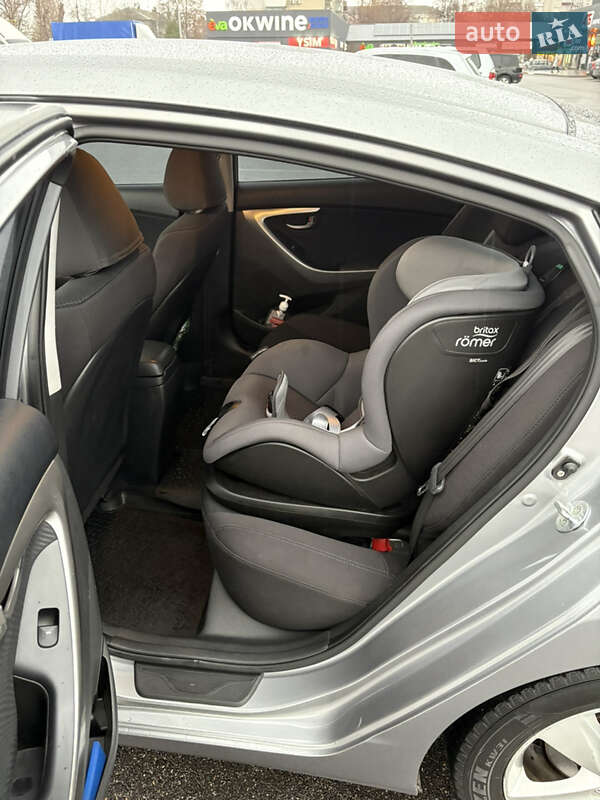 Седан Hyundai Elantra 2012 в Броварах