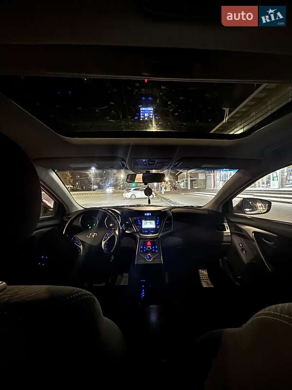 Седан Hyundai Elantra 2014 в Днепре
