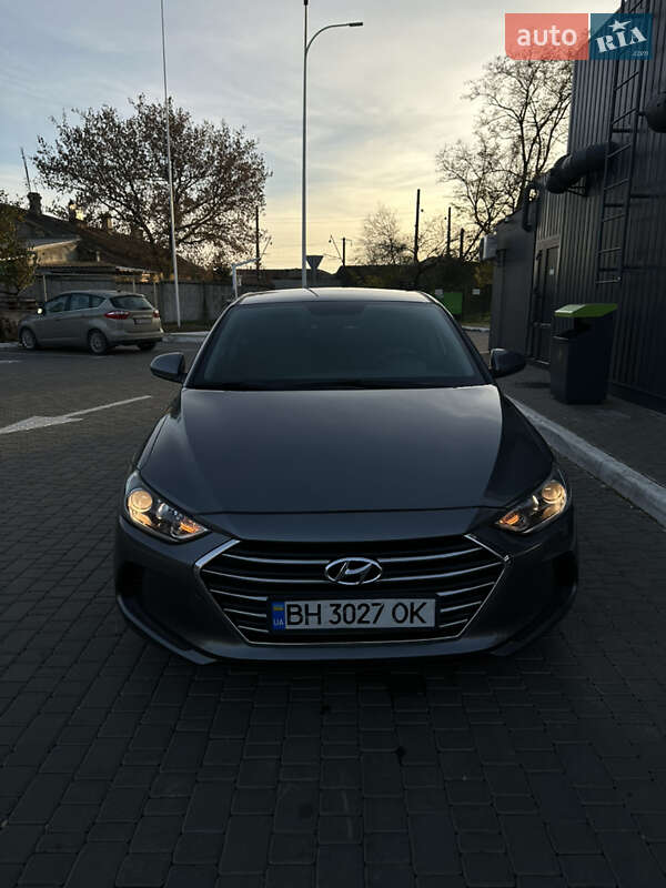 Hyundai Elantra 2018