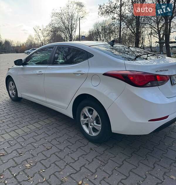 Седан Hyundai Elantra 2014 в Миргороде