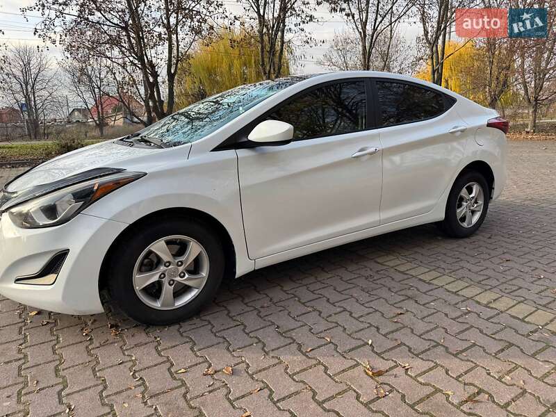 Седан Hyundai Elantra 2014 в Миргороде