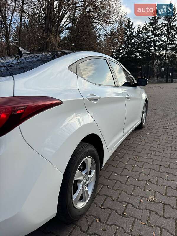 Седан Hyundai Elantra 2014 в Миргороде