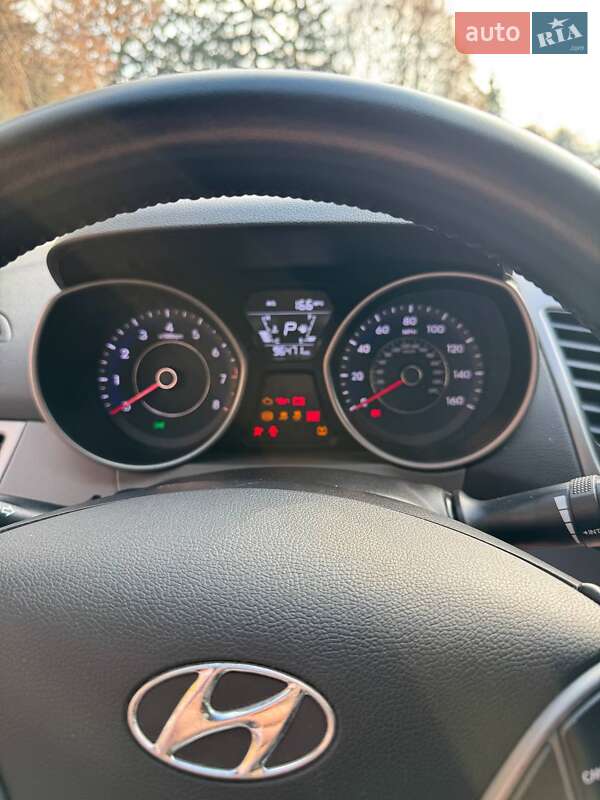 Седан Hyundai Elantra 2014 в Миргороде