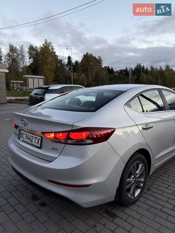 Седан Hyundai Elantra 2018 в Львове