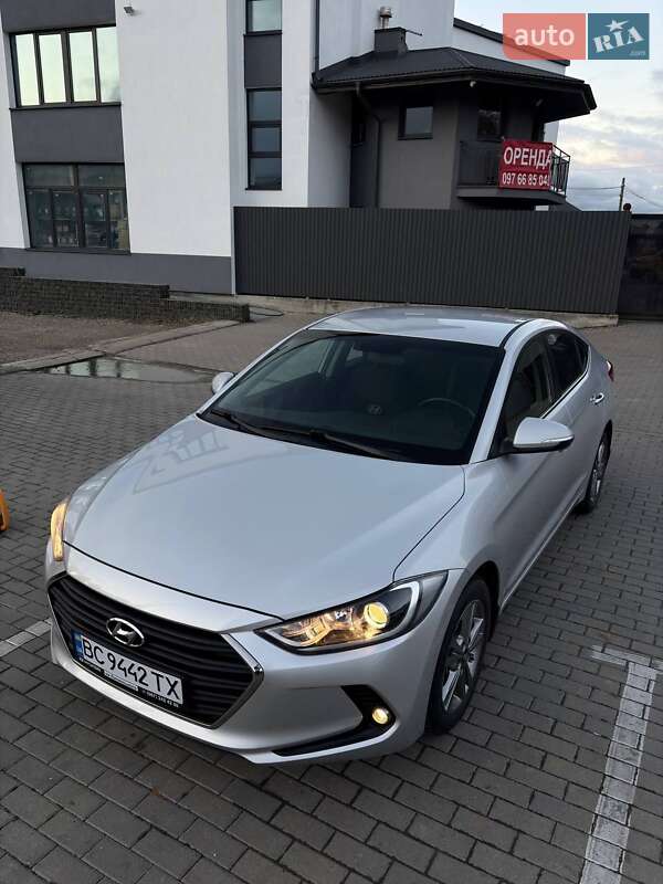 Седан Hyundai Elantra 2018 в Львове