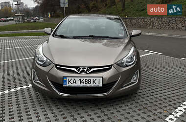 Седан Hyundai Elantra 2015 в Киеве