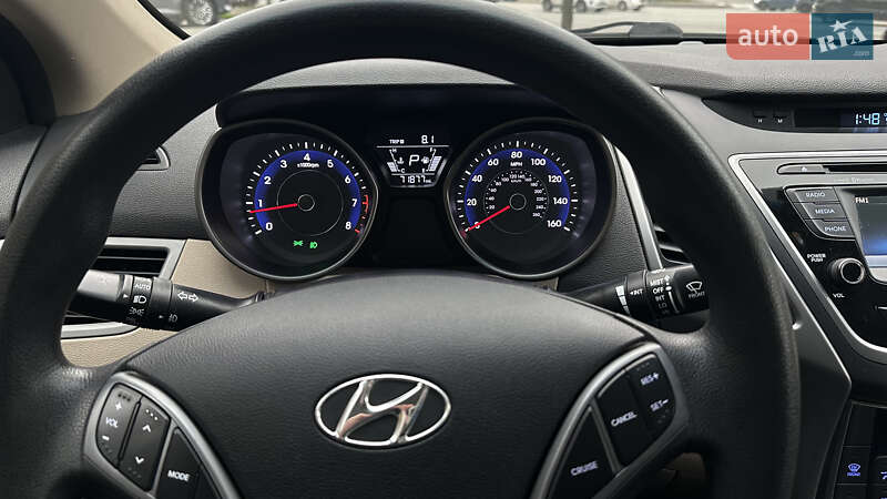 Седан Hyundai Elantra 2015 в Києві