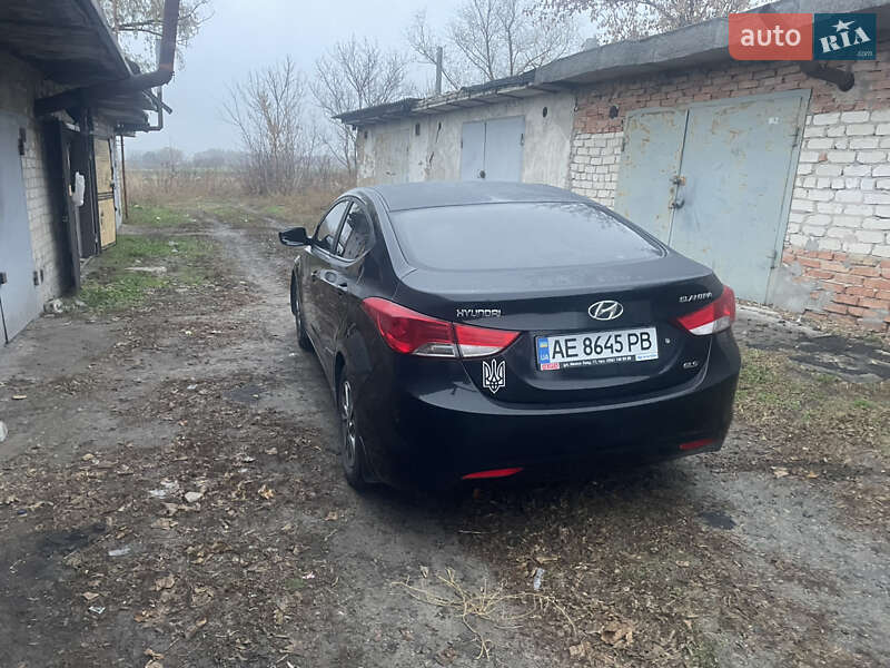 Седан Hyundai Elantra 2013 в Павлограде