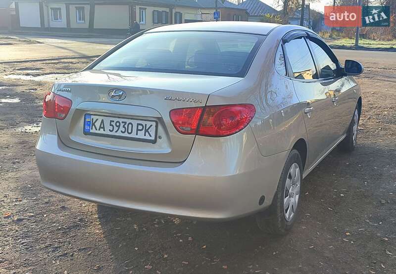 Седан Hyundai Elantra 2008 в Прилуках