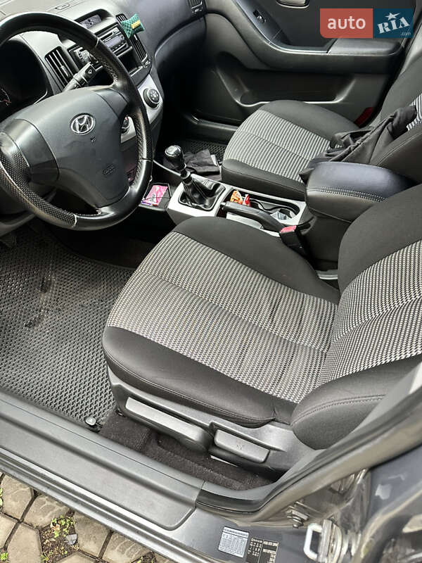 Седан Hyundai Elantra 2008 в Киеве