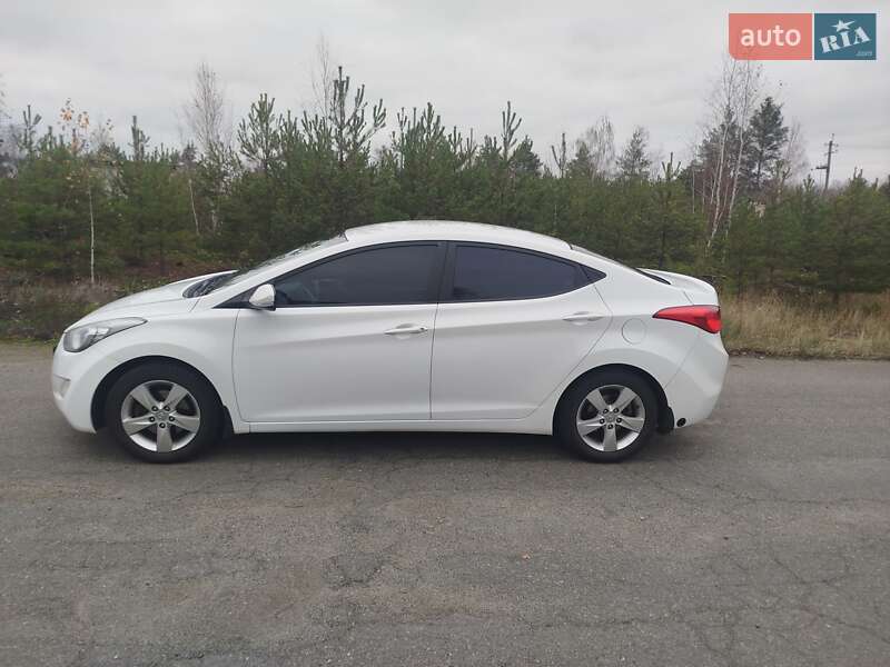 Седан Hyundai Elantra 2013 в Иванкове