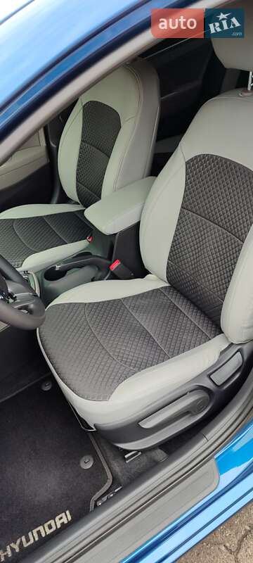 Седан Hyundai Elantra 2019 в Києві