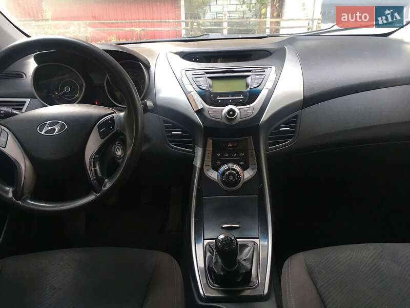 Седан Hyundai Elantra 2013 в Киеве фото 5 Седан Hyundai Elantra 2013 в Киеве