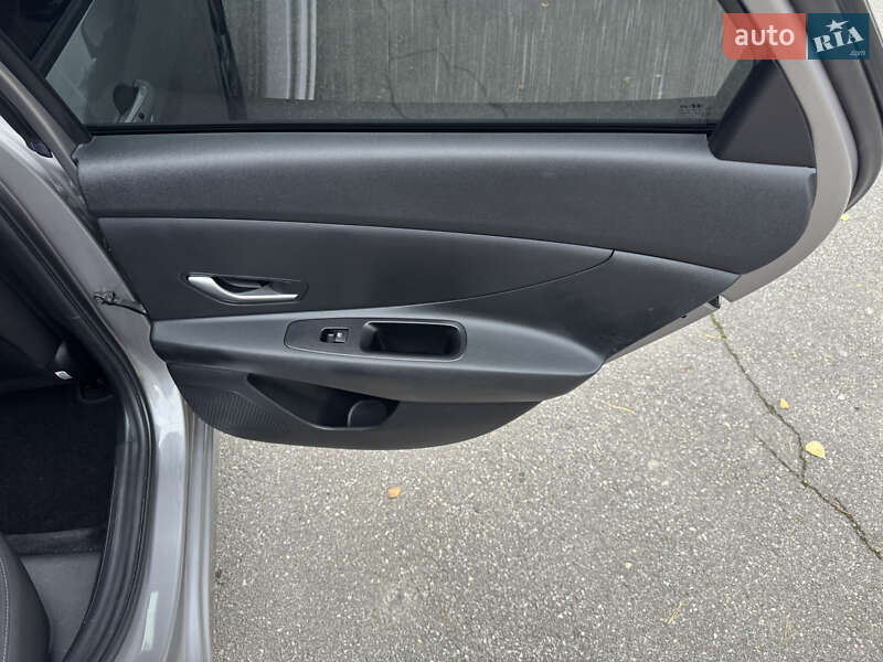 Седан Hyundai Elantra 2021 в Гнівані