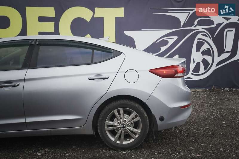 Седан Hyundai Elantra 2016 в Харкові