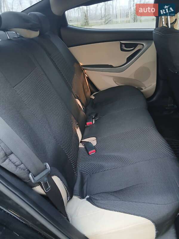 Седан Hyundai Elantra 2015 в Кагарлыке