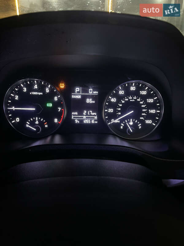 Седан Hyundai Elantra 2016 в Киеве