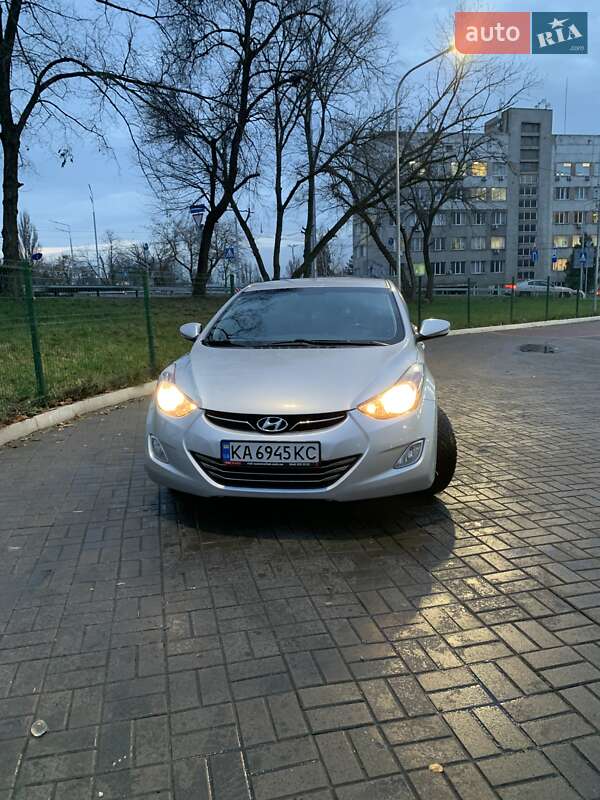 Седан Hyundai Elantra 2013 в Киеве фото 4 Седан Hyundai Elantra 2013 в Киеве