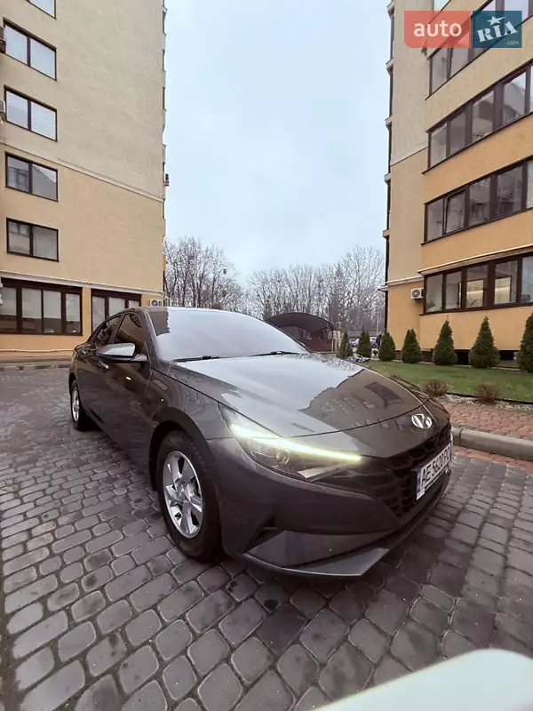 Hyundai Elantra 2021